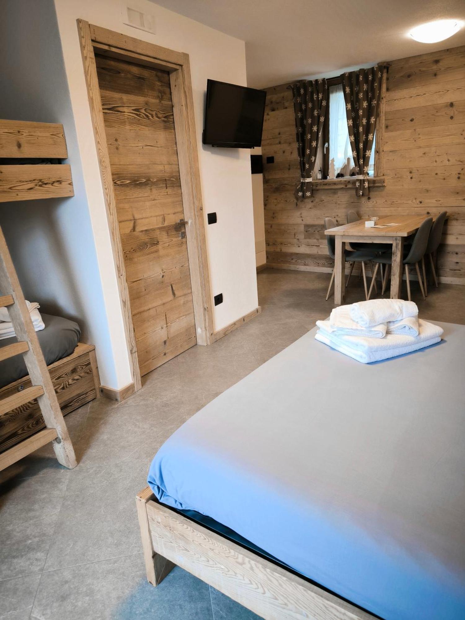 Atelier Della Montagna Bed & Breakfast Zambla Alta Luaran gambar